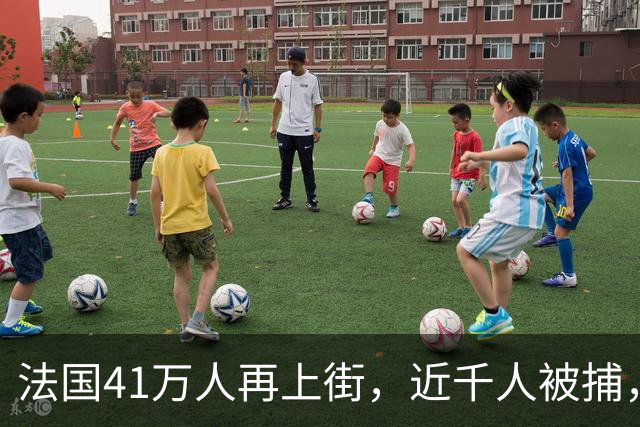 法国41万人再上街，近千人被捕，巴黎封地铁、关卢浮宫，游客不仅无法参观《蒙娜丽莎》，甚至连博物馆标志性的玻璃金字塔也无法靠近
